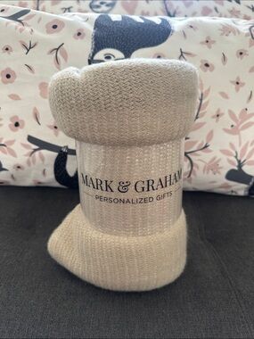 Mark & Graham Soft Cream Cashmere-Blend Socks